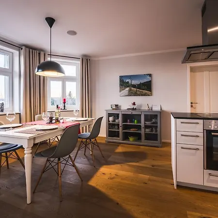 Ahornallee - Erzgebirge